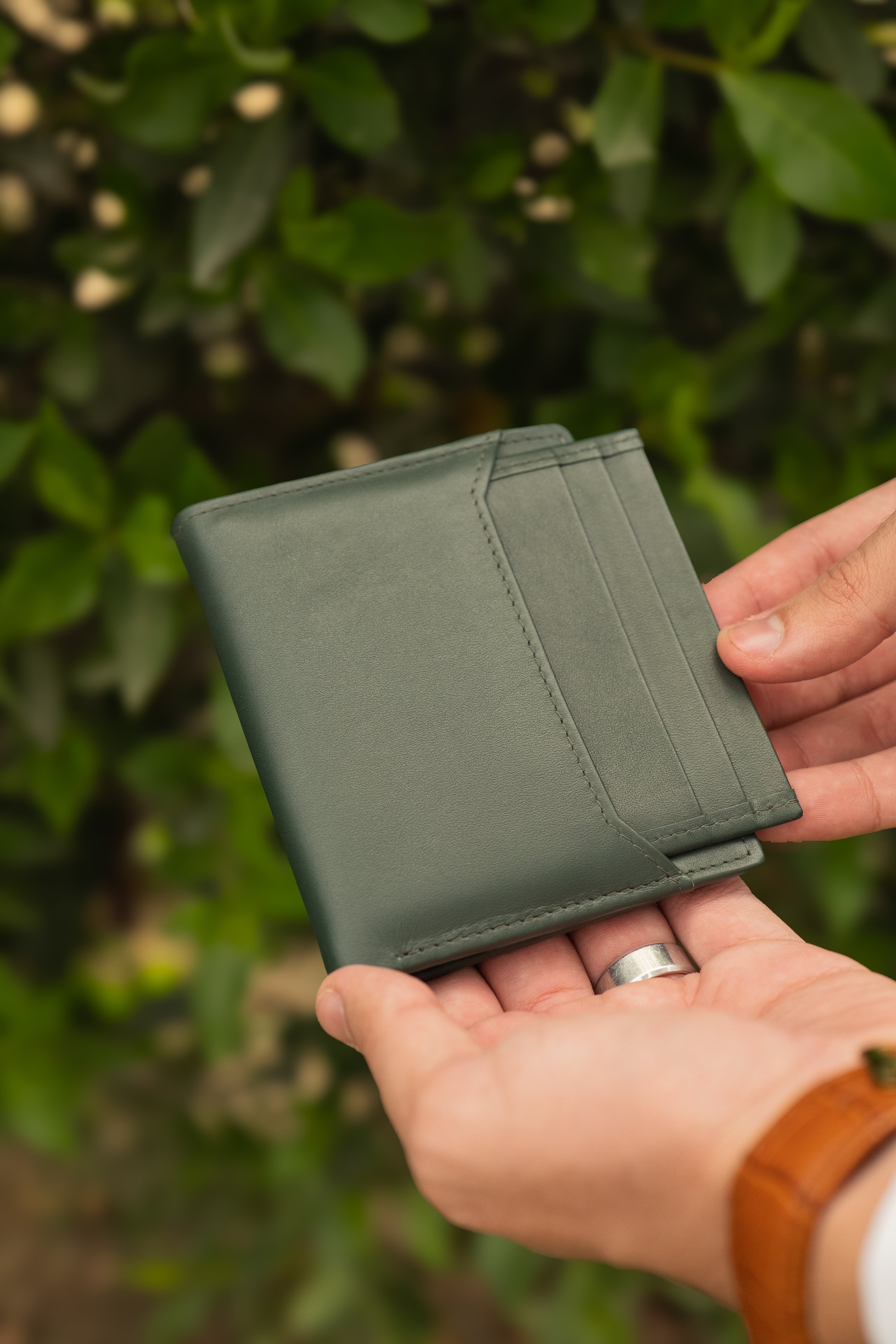 WALLET WITH CARDHOLDER