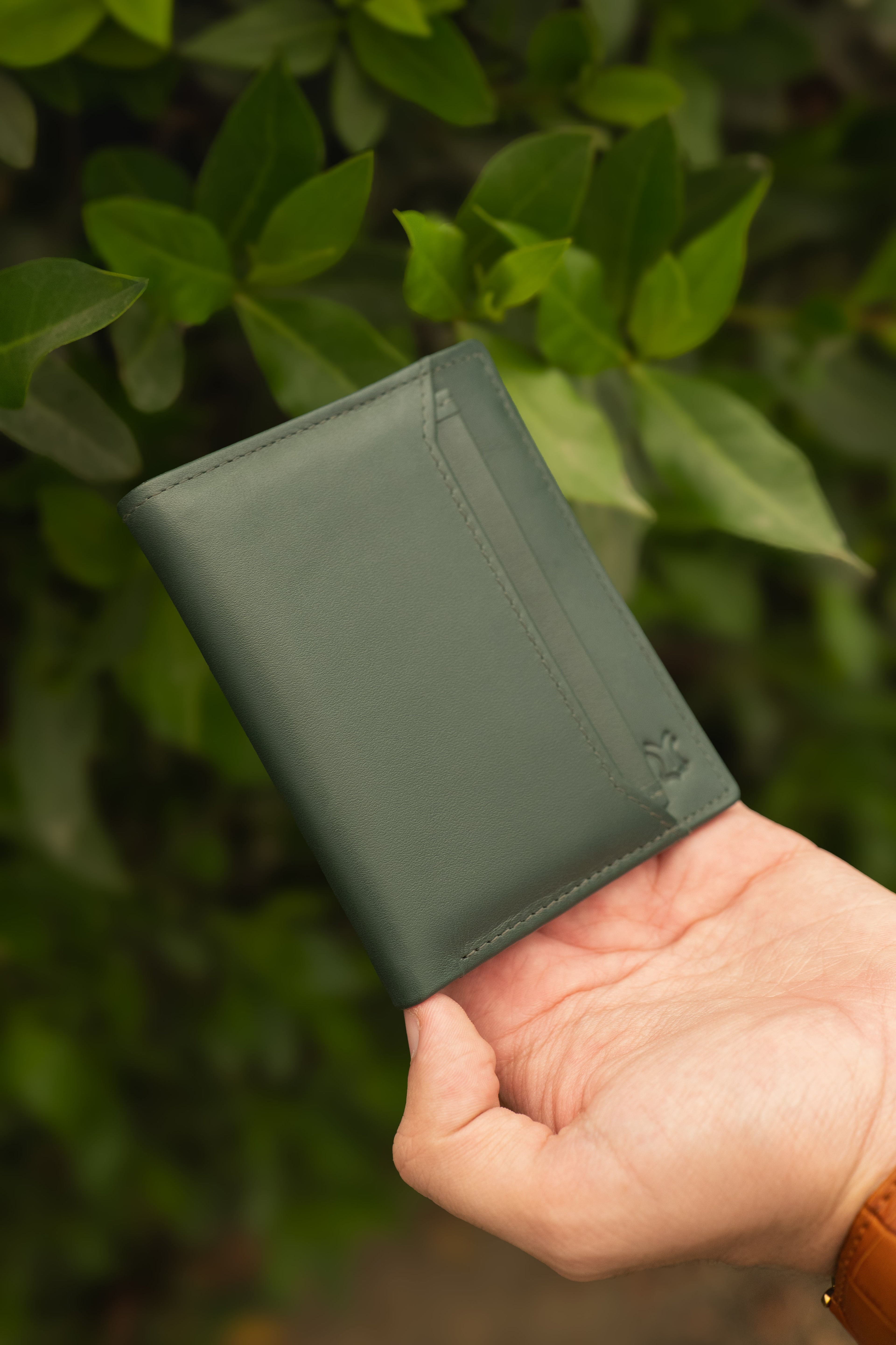 WALLET WITH CARDHOLDER