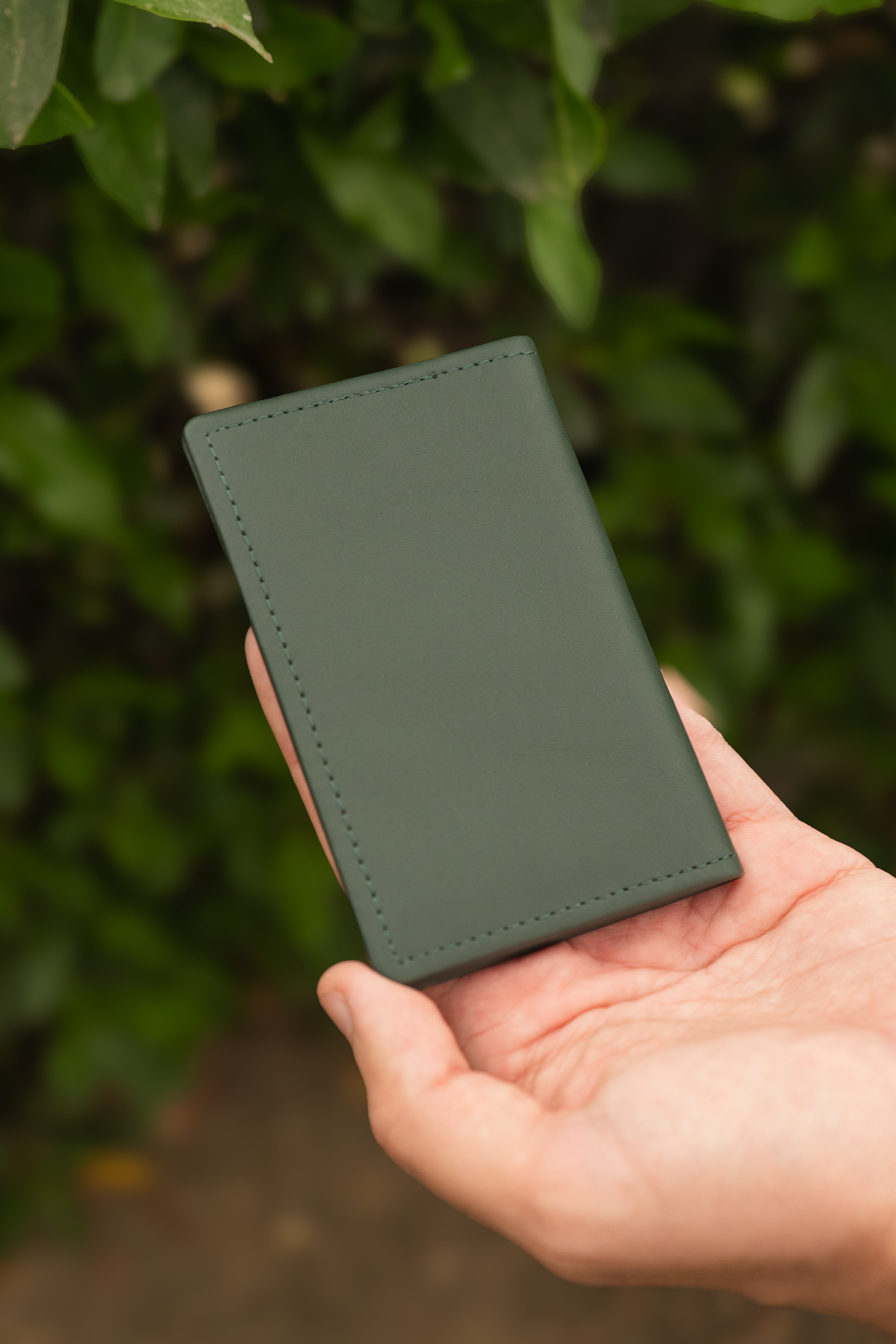 BI FOLD CARDHOLDER