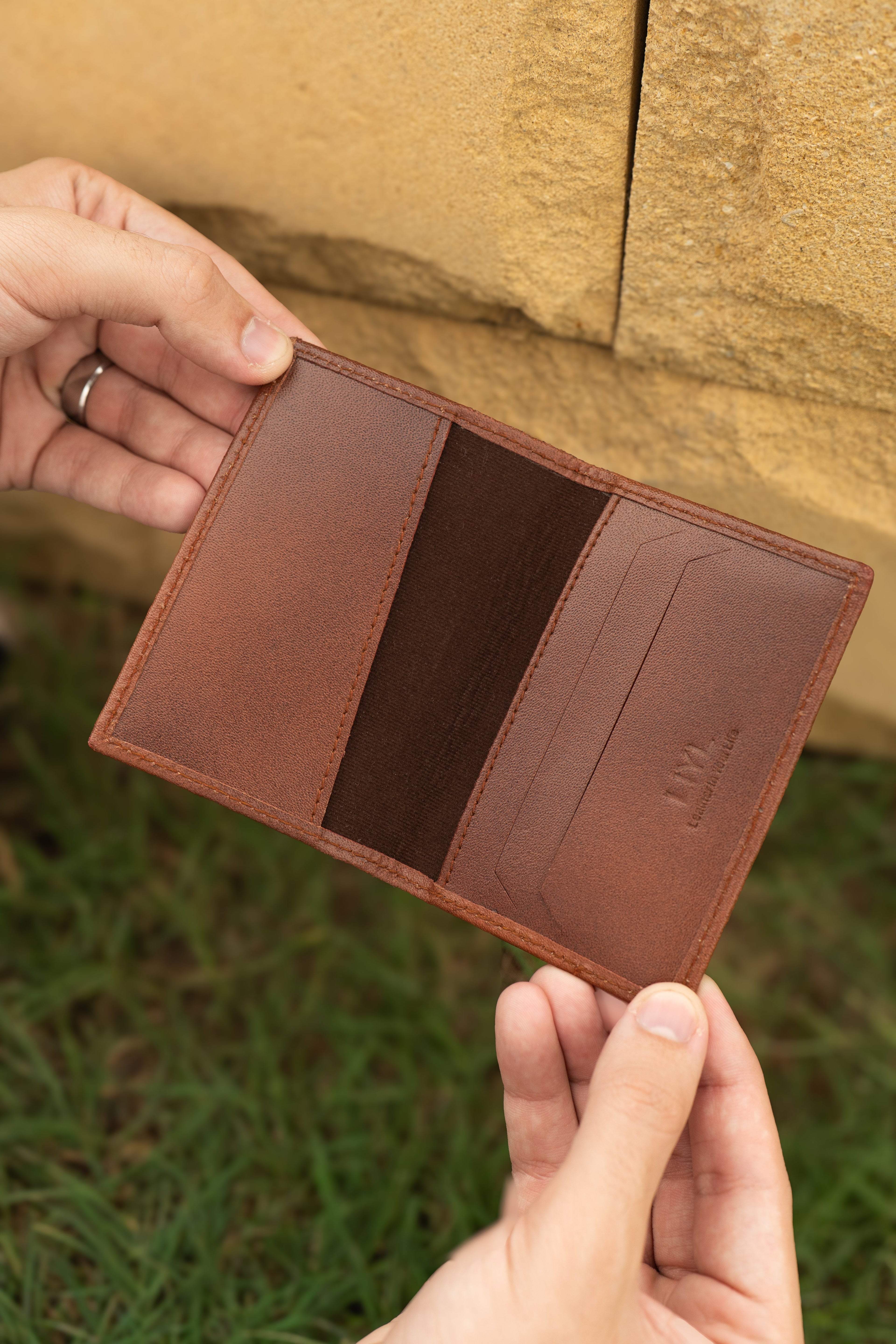 BI FOLD CARDHOLDER