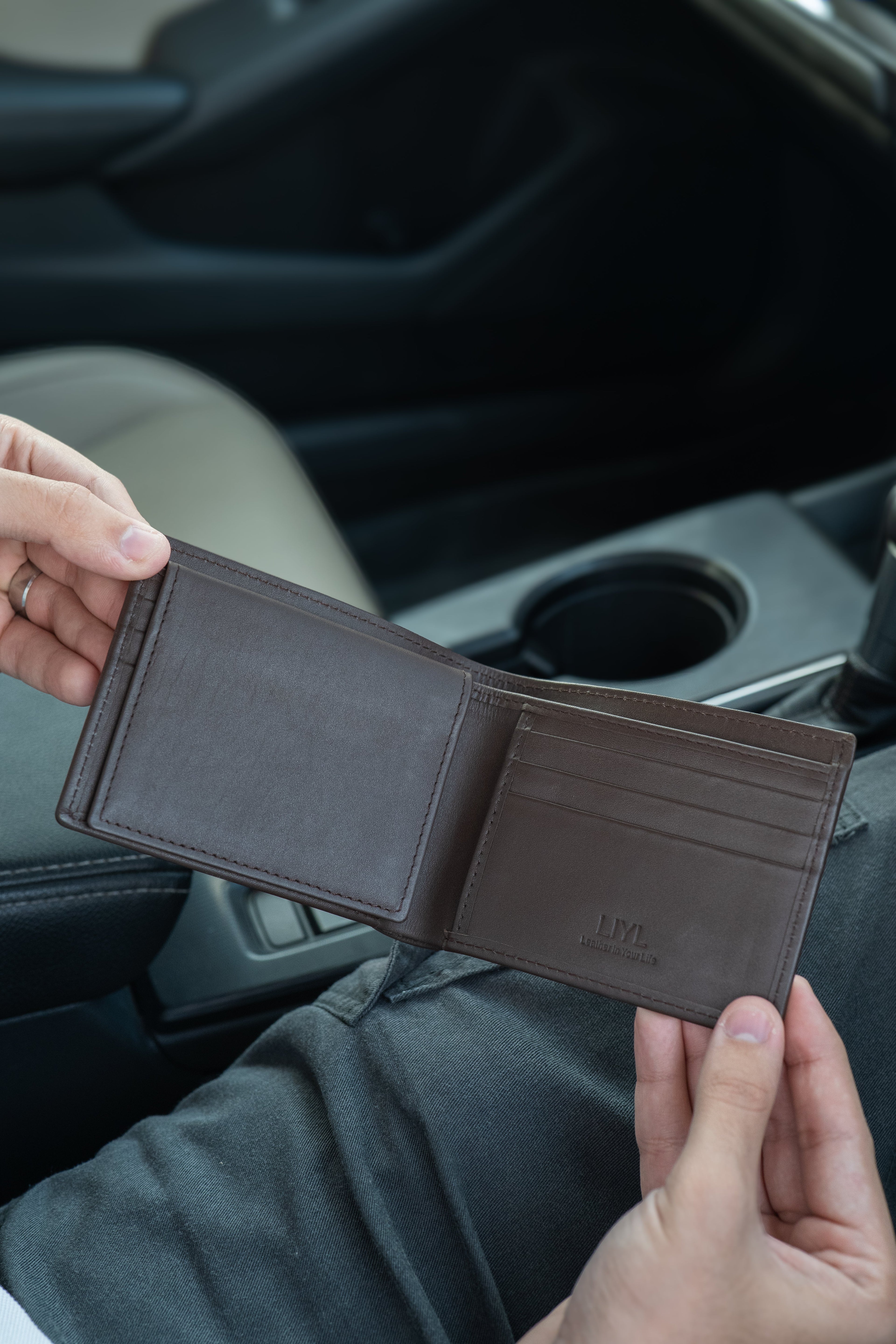 MEDIUM WALLET WITH FLAP